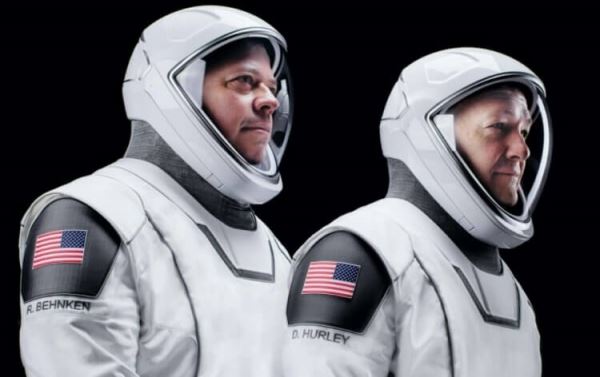 Илон Маск хочет отправить людей на Луну раньше 2024 года