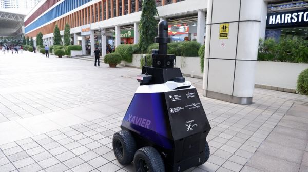 Роботы приступили к охране общественного порядка в Сингапуре 