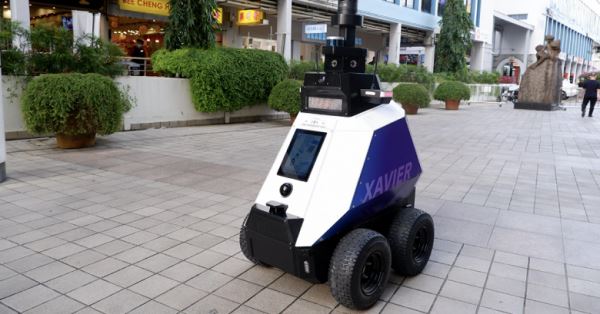 Роботы приступили к охране общественного порядка в Сингапуре 
