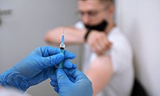 Эксперты оценили данные The Lancet об осложнениях после ревакцинации