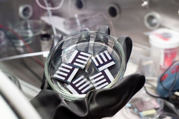 Ученые ИТМО разработали пасту из наночастиц, повышающую эффективность солнечных элементов до максимальных значений